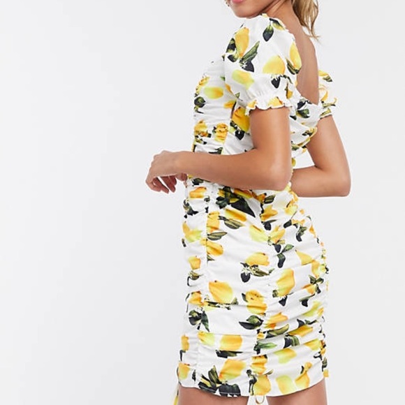 NEW!! MISSGUIDED Milkmaid Lemon Print Ruched Mini Dress Sz 8 US - Picture 3 of 5